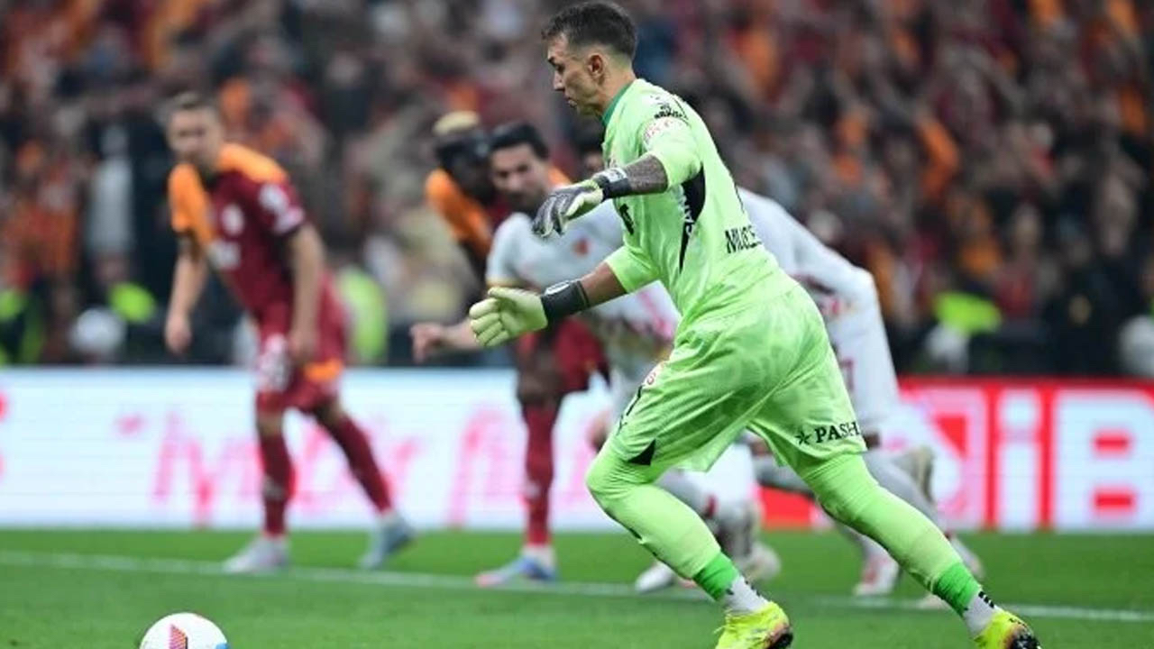 Bilal Bayazıt penaltı golünde Muslera ile arasındaki diyaloğu açıkladı