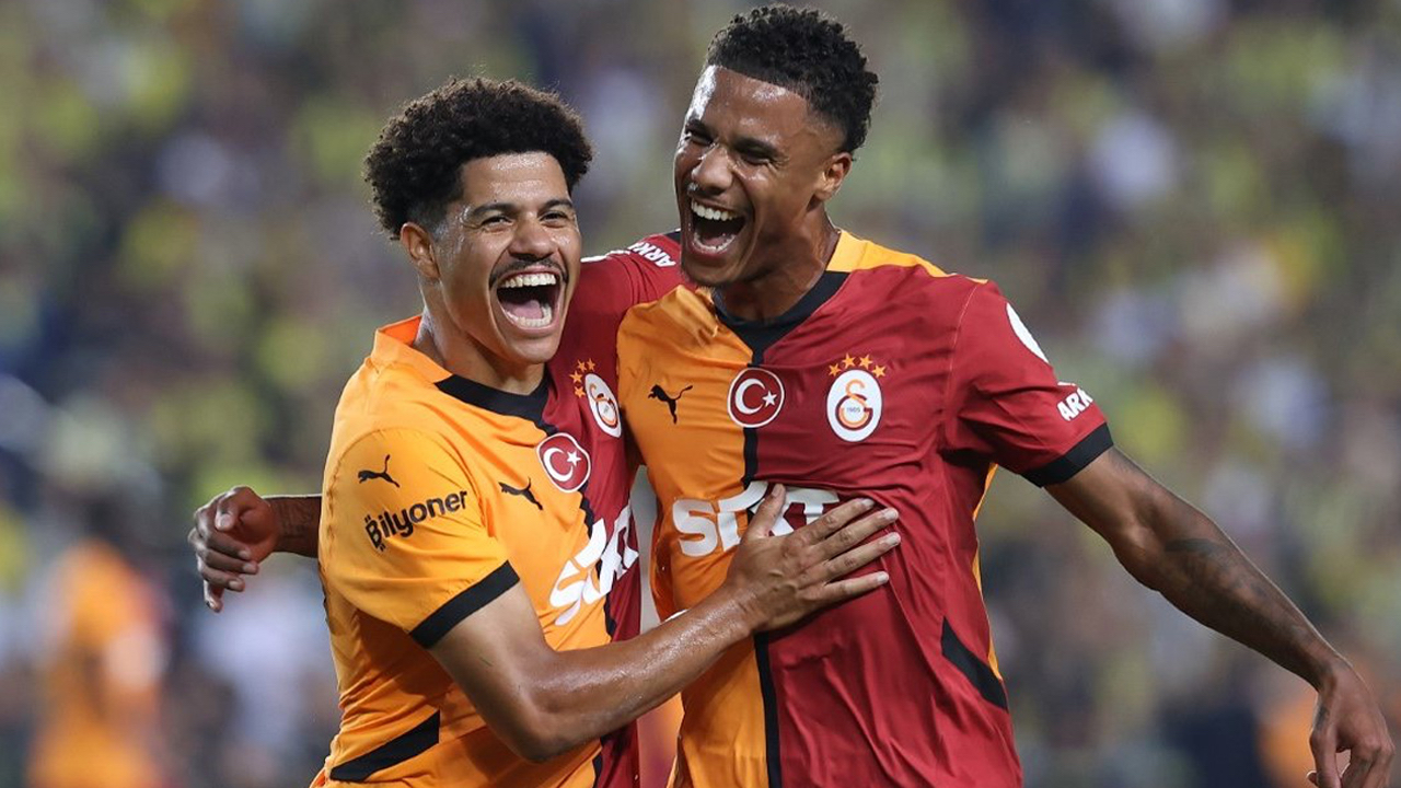 Ismail Jakobs Galatasaray'da kalacağını açıkladı