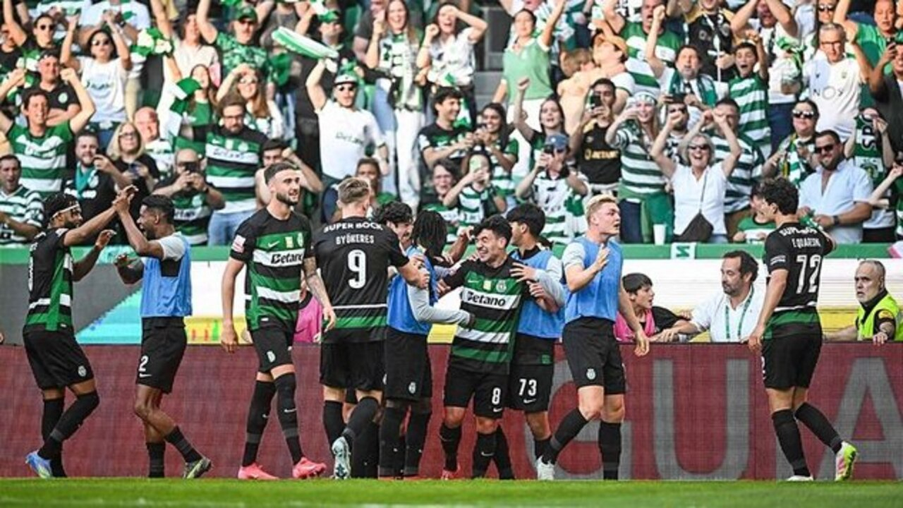 Sporting 71 yıl sonra bir ilki başardı, ligde şampiyonluğa ulaştı (Sporting 2 - 0 Vitoria Guimaraes | Maçın sonucu)
