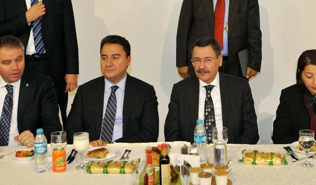 Ahmet Hakan yazdı: Melih Gökçek gidiyor, Ali Babacan geliyor!