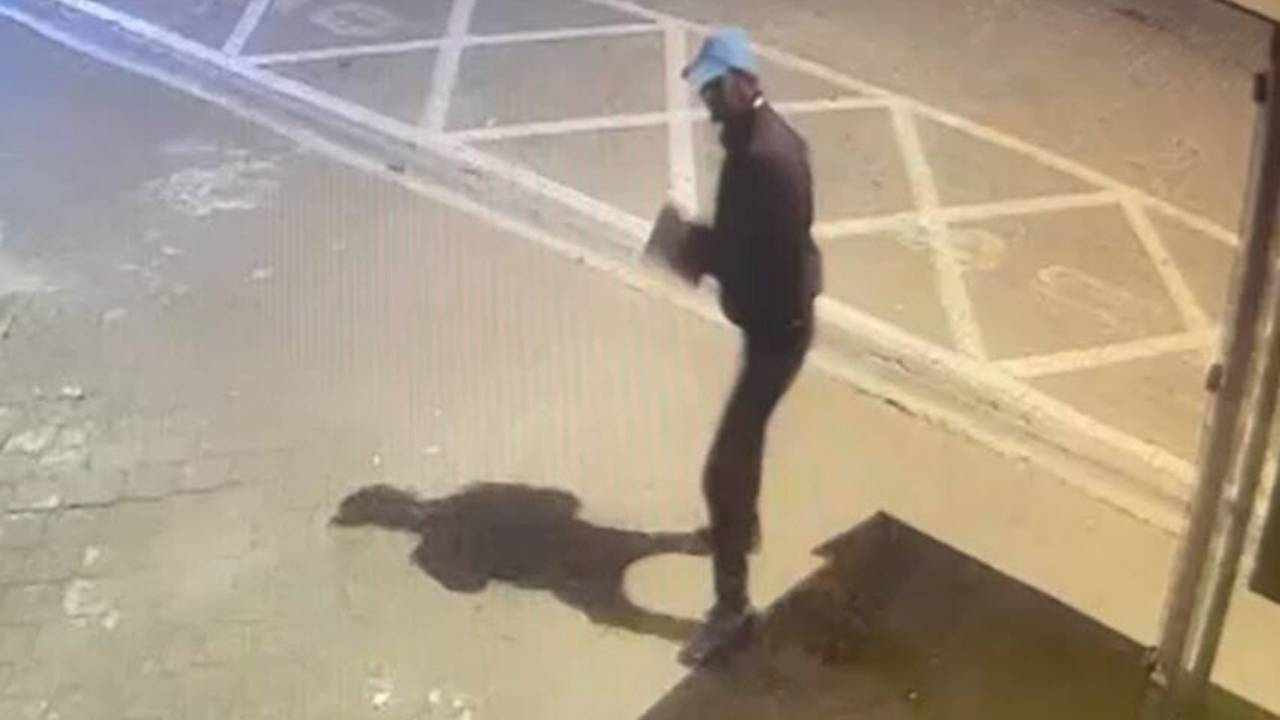 Kim bu provokatör? Fethiye AK Parti ilçe binasına gece yarısı taşlı saldırı