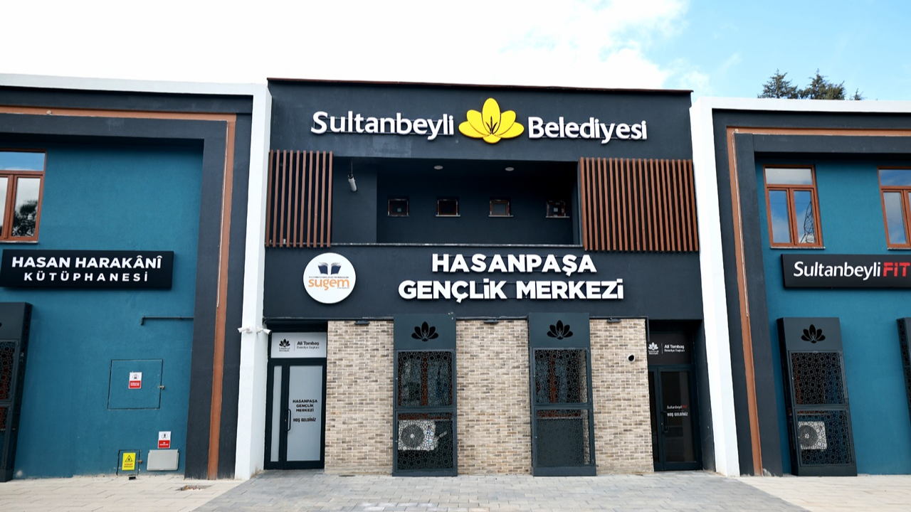 Başkan Ali Tombaş müjdeyi verdi! Hasanpaşa Gençlik Merkezi hizmete açıldı