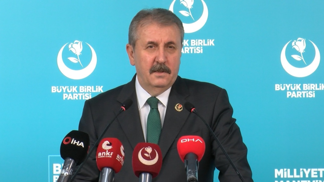 Destici: Türkiye'de terörün kökü kazınmıştır, PKK diz çökmüş silah bırakacağını açıklamıştır