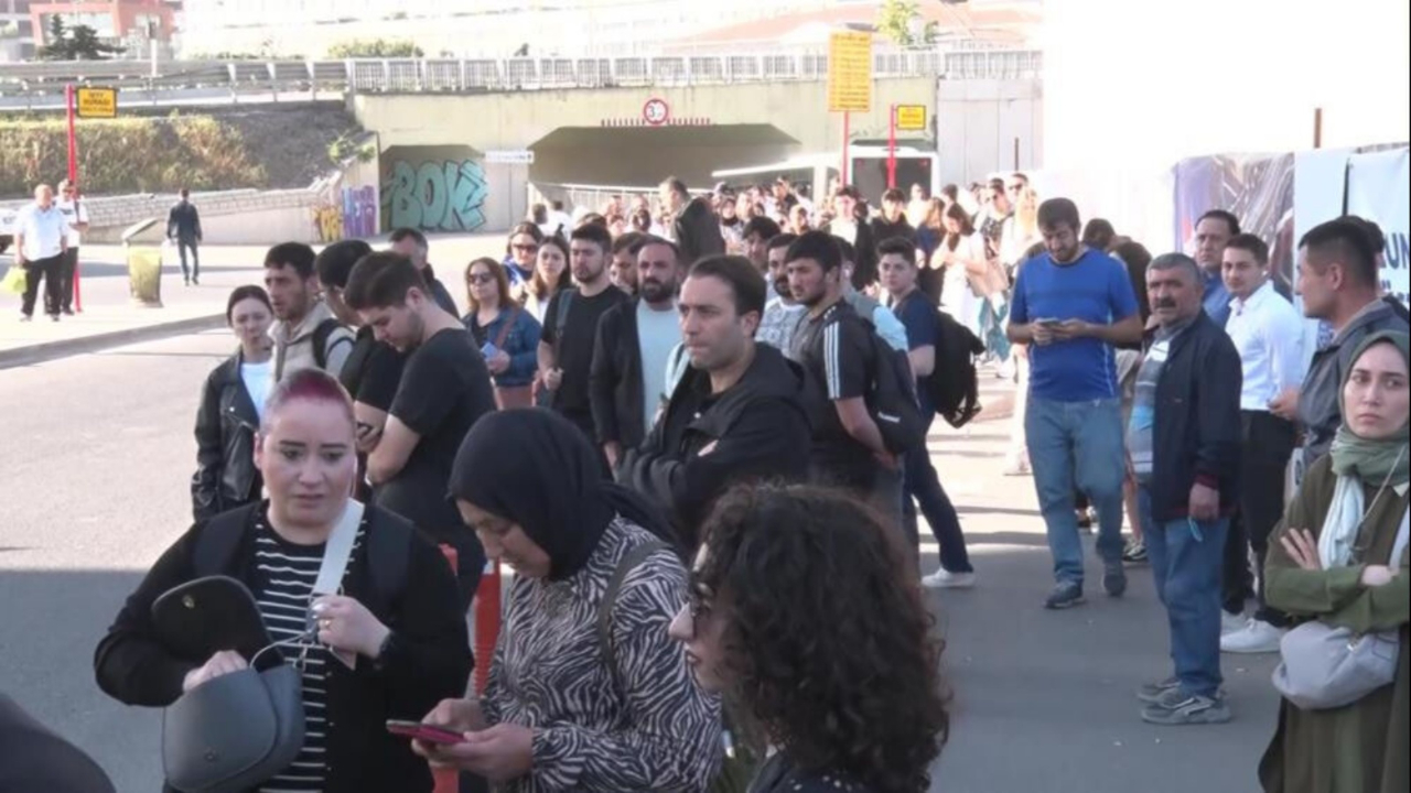İBB ile anlaşma sağlandı: 3 binin üzerindeki özel halk otobüsü sefere dönüyor!