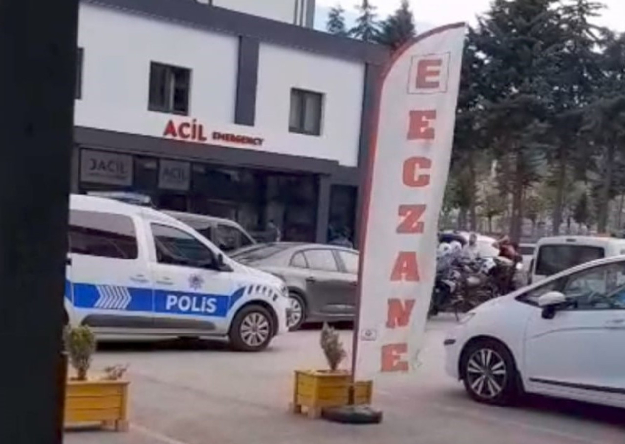 Amasya’da özel hastanede korkunç olay: Boğazına bıçak dayadı...