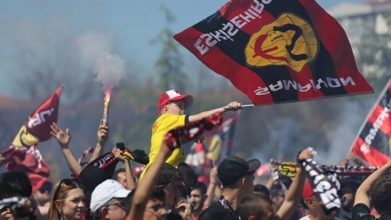 Eskişehirspor'un şampiyonluğu kutlandı