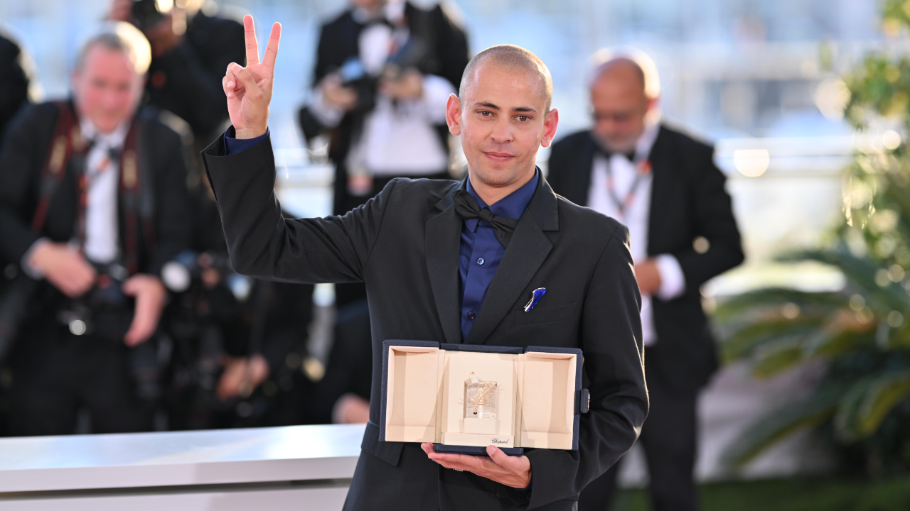 Filistinli yönetmen Tawfeek Barhom Cannes'dan ödülle döndü