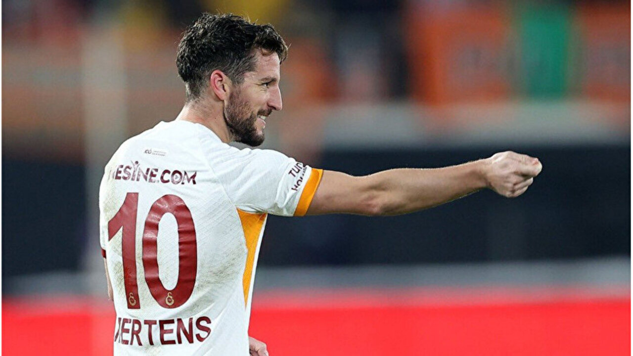 Dries Mertens Galatasaray'da kalacak mı? Kapıyı açık bıraktı!