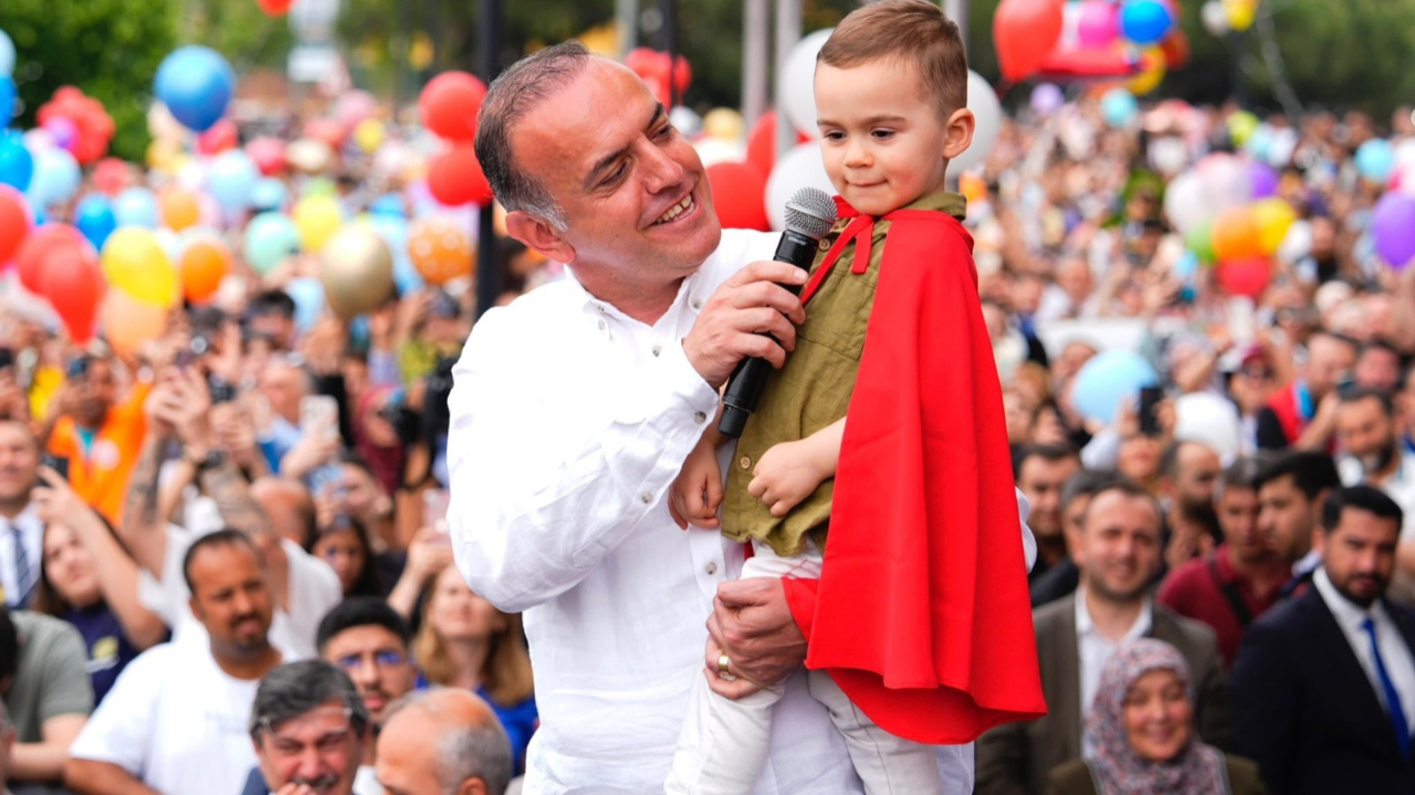 Babası sosyal medyadan çağrı yapmıştı; Binlerce balon minik Ali Asaf için gökyüzüne bırakıldı