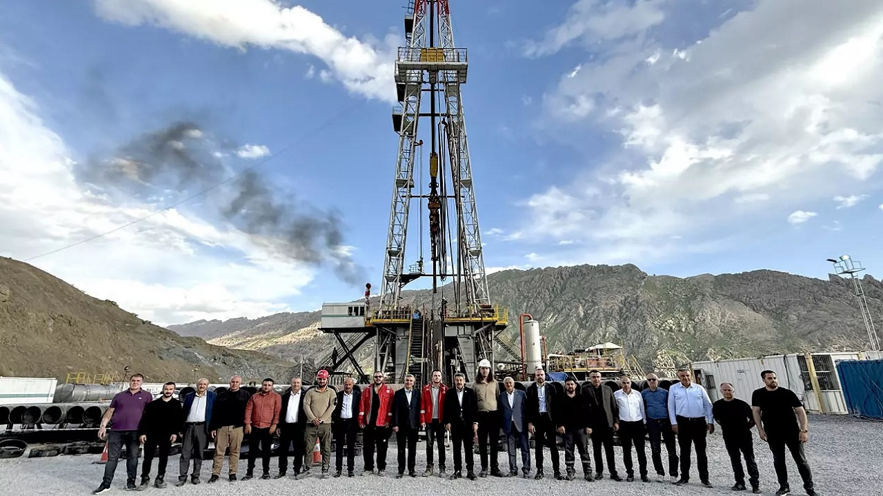 Şırnak'ta petrol heyecanı yayılıyor! Gabar'dan sonra Beytüşşebap'ta da arama çalışmaları başladı