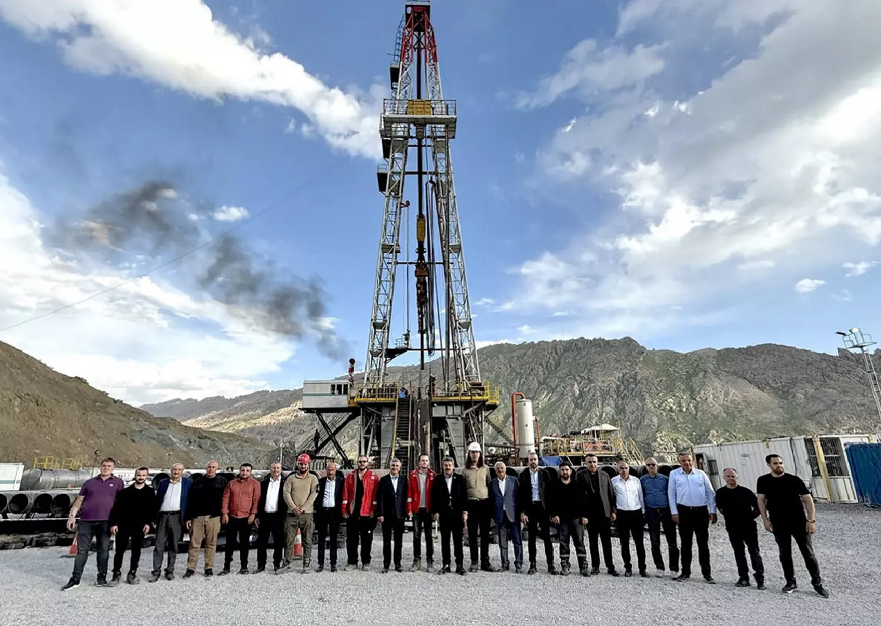 Şırnak'ta petrol heyecanı yayılıyor! Gabar'dan sonra Beytüşşebap'ta da arama çalışmaları başladı