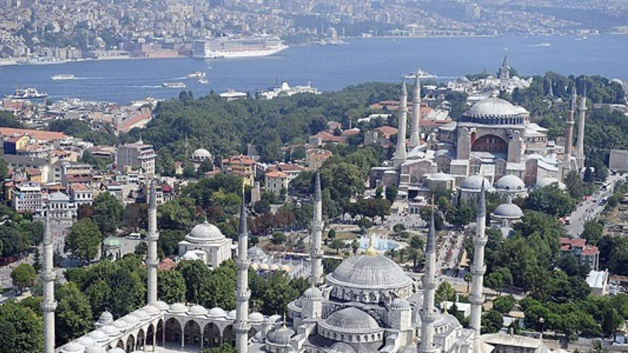 En çok ziyaret edilen 4. ülke oldu! Türkiye'yi 2024 yılında 62 milyon turist ziyaret etti