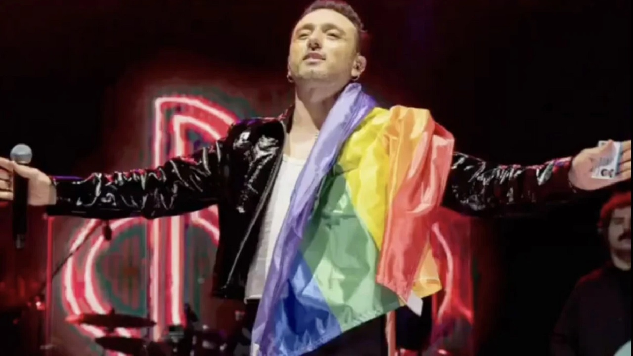 Mabel Matiz'den ODTÜ konserinde olay hareket! LGBT bayrağı açtı: Seviç çığlıkları yankılandı...