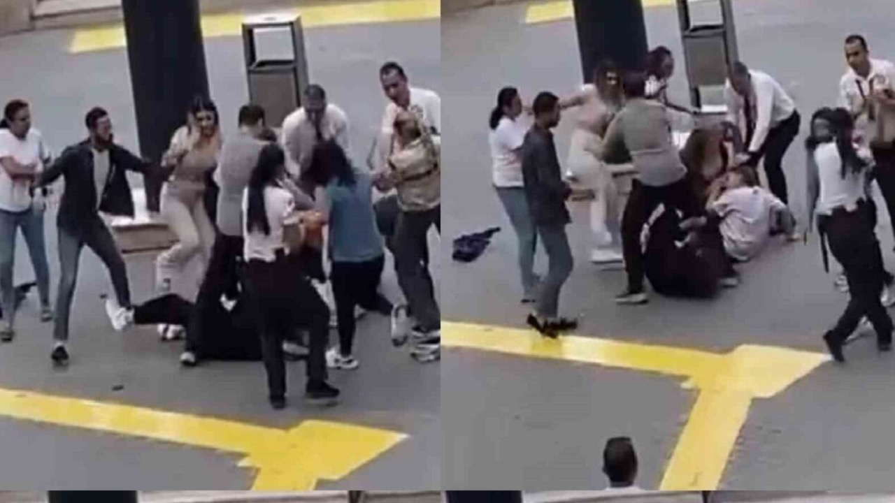 Mersin'de AVM önünde kadınlar tekme tokat kavga etti!