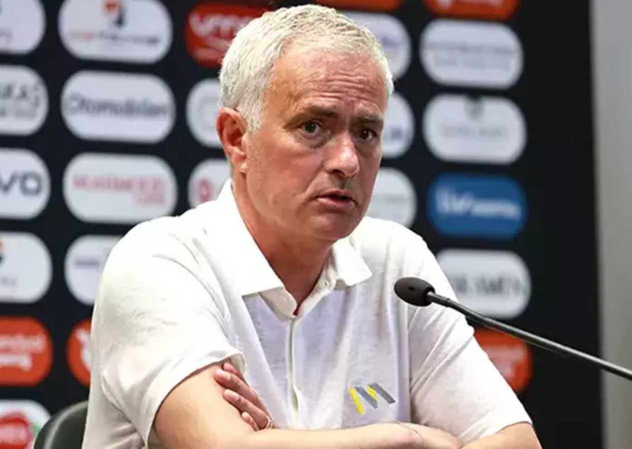 Jose Mourinho gelecek sezon Fenerbahçe'de kalacak mı? Ali Koç'u işaret etti!