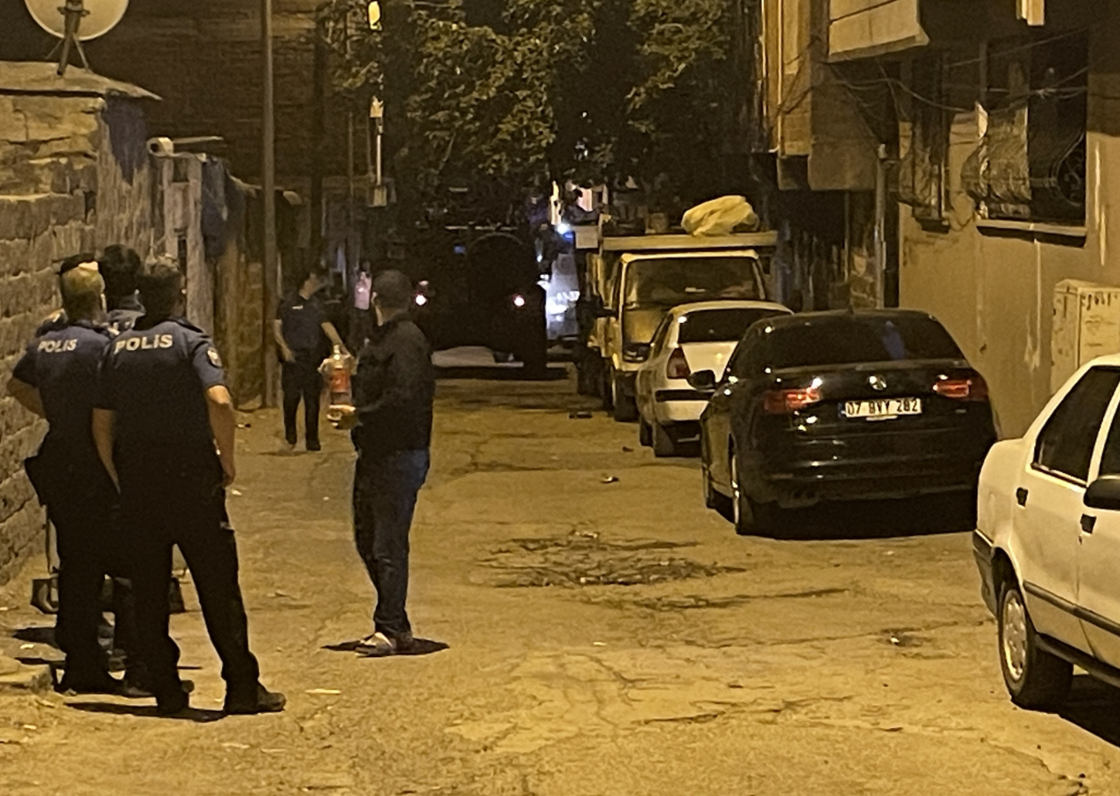 Şanlıurfa'da polise silahla ateş açmıştı! Zanlı saklandığı evde yakalandı...