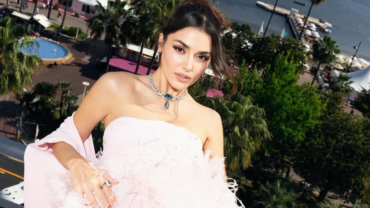 Hande Erçel yeni tarzıyla gündemde: Saçlarında yaz esintisi