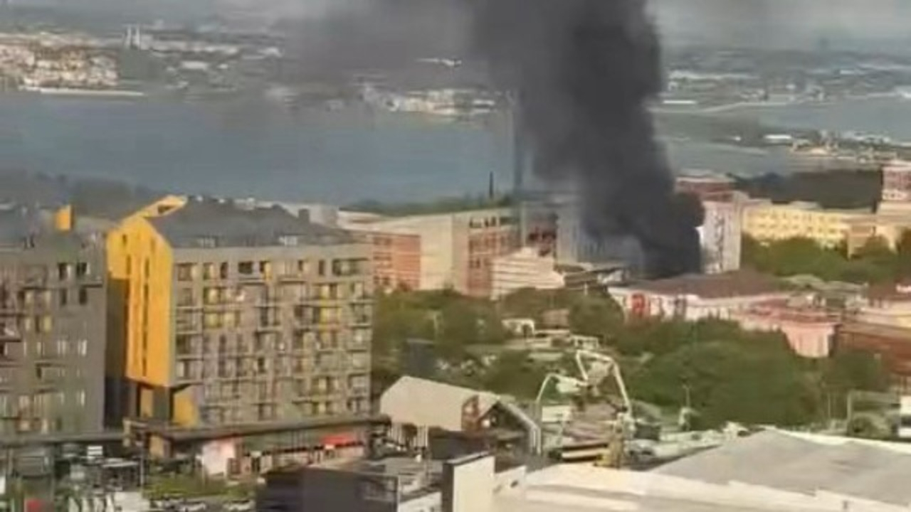 İstanbul Üniversitesi’nde yangın paniği! Fakülte inşaatı alev aldı!