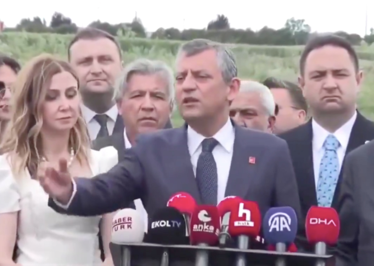 Neredeyse peygamber ilan edecekler... Özgür Özel: İmamoğlu göğün yedi kat üstünde!