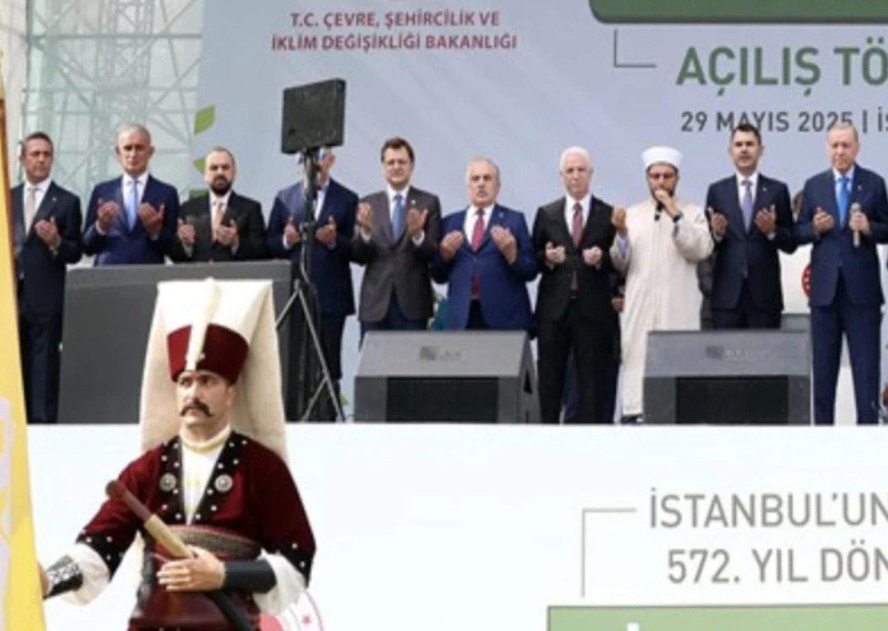 İstanbul'daki millet bahçesi açılışlarına 4 büyüklerin başkanları da katıldı