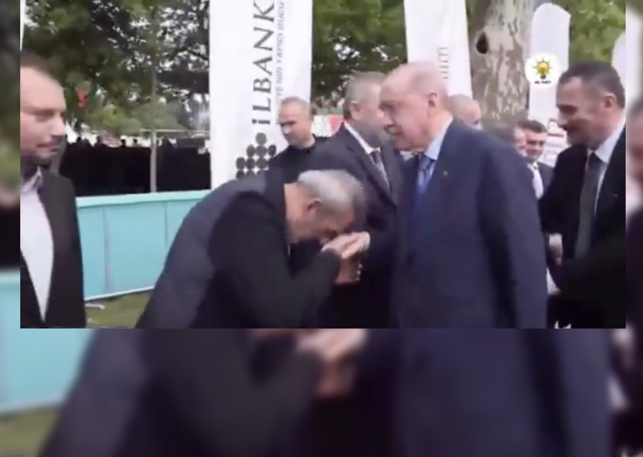 Elini öptü diye linç ettiler! Yavuz Bingöl Cumhurbaşkanı Erdoğan'ın elini öptü, hedef tahtasına oturtuldu...