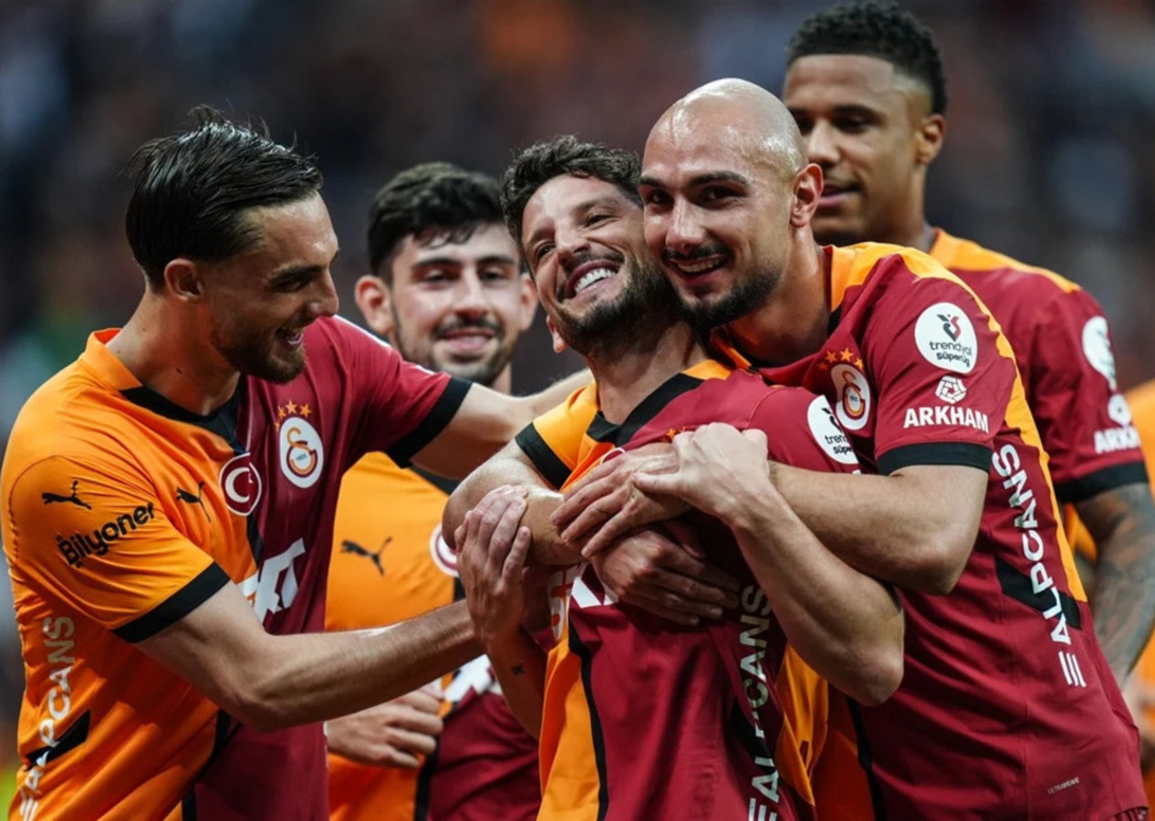 Şampiyon Galatasaray hata yapmadı, sezonu galibiyetle tamamladı (Galatasaray 2 - 0 Başakşehir | Maçın özeti)