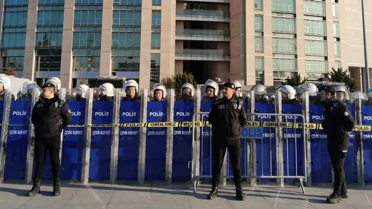 İBB'ye yolsuzluk operasyonu: Gözaltı sayısı 34'e yükseldi