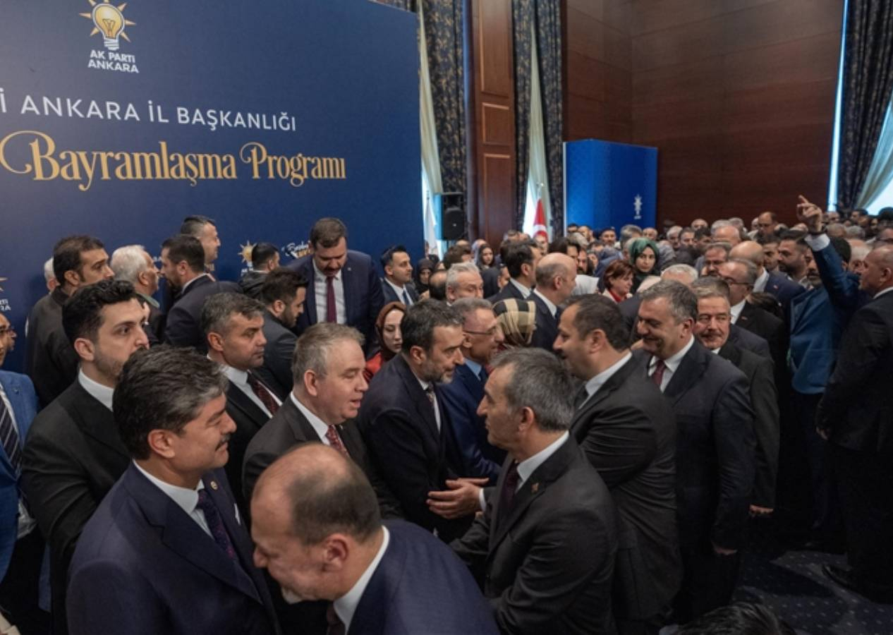 AK Parti'nin bayramlaşma programında yer almayan tek parti CHP