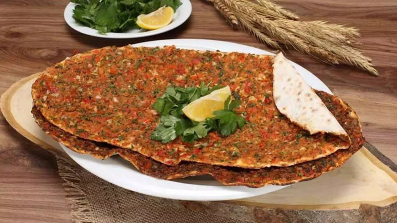 Bodrum’da 3 bin TL’lik lahmacun isyanı! Altın kaplama mı sunuyorlar?