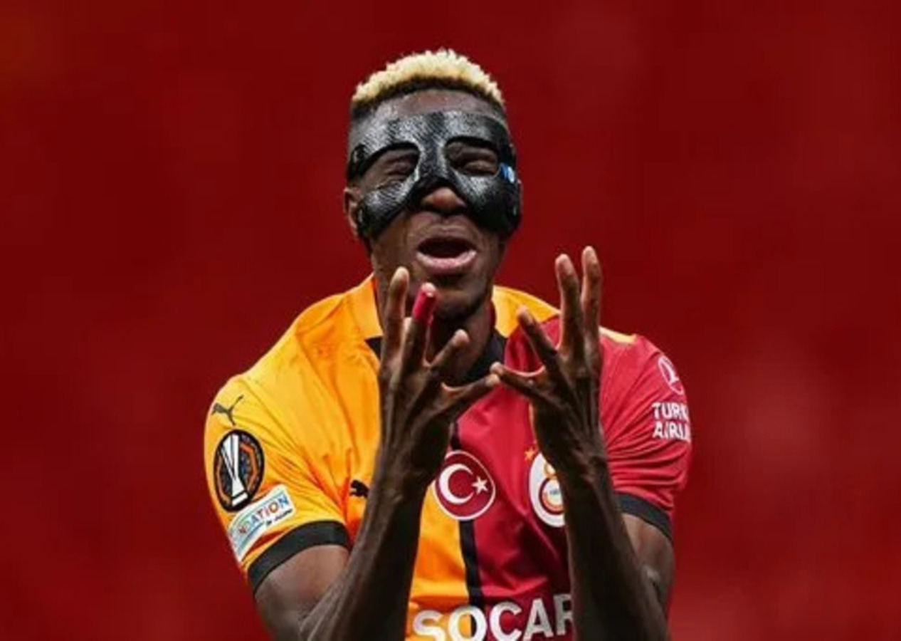 Victor Osimhen yılda 30 milyon euro kazanacak: İmzayı attı!