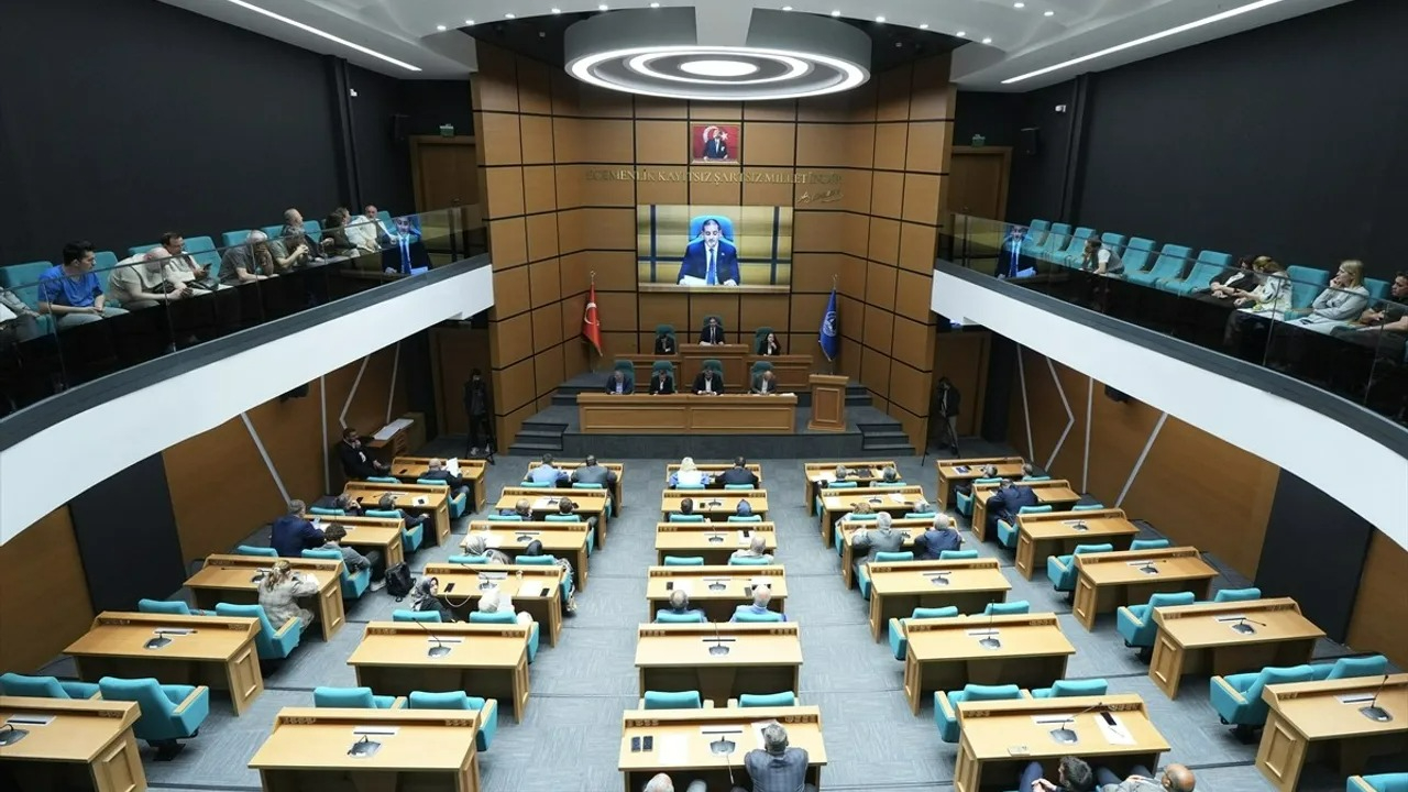 Üsküdar Belediyesi'nde "Türklük" tartışması! Türk Dünyası Belediyeler Birliği'nden çıkış krize yol açtı