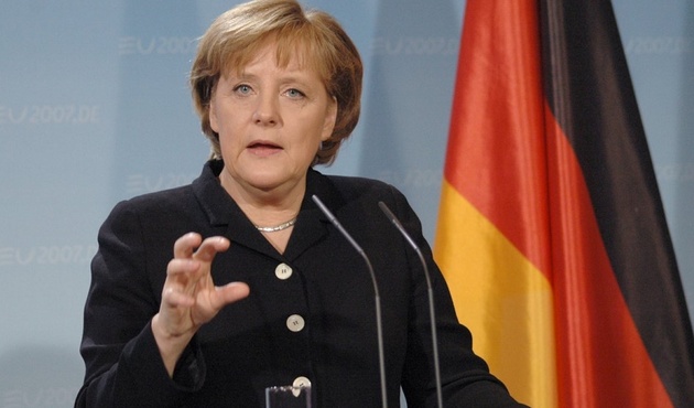 Merkel'den Türkiye'ye övgüler!