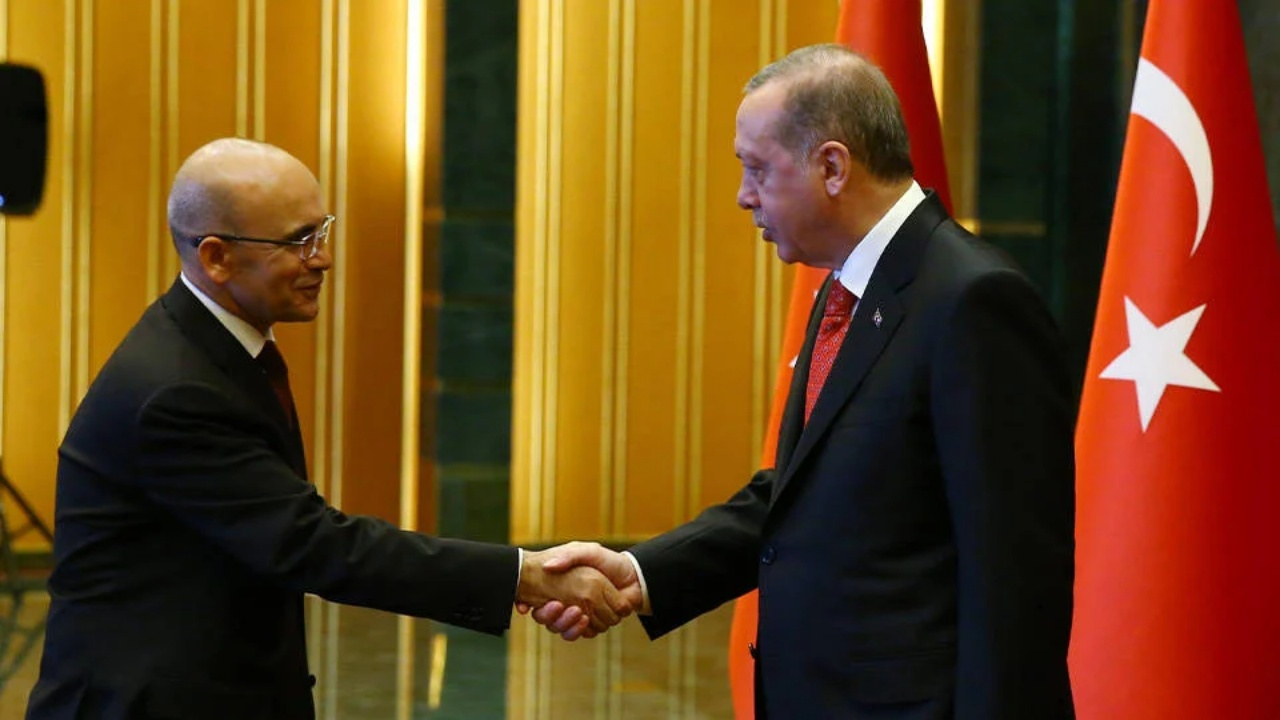 Bakan Şimşek neden hedefte? Toygun Atilla Şimşek’i itibarsızlaştırmaya çalışanların gerçek niyetini yazdı
