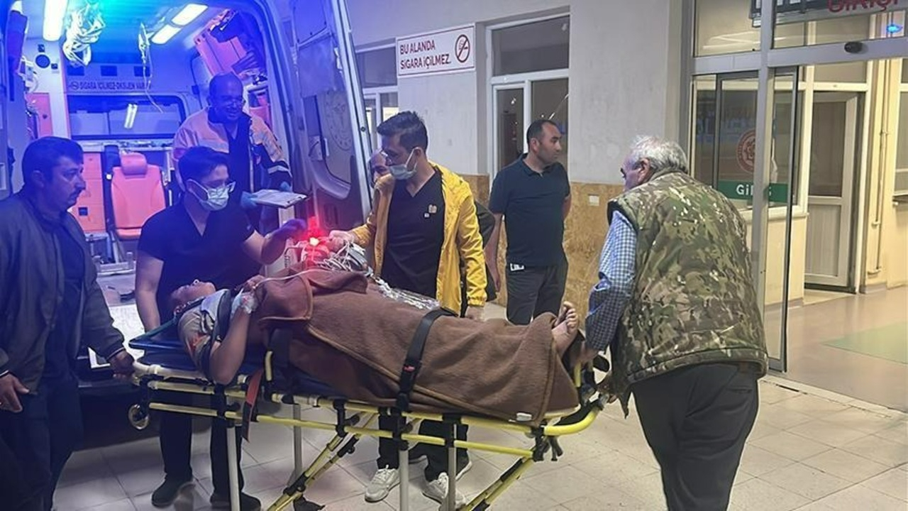 Eski muhtar dehşet saçtı Resmen aile katliamı! Bir kardeşini  öldürdü diğerini yaraladı!