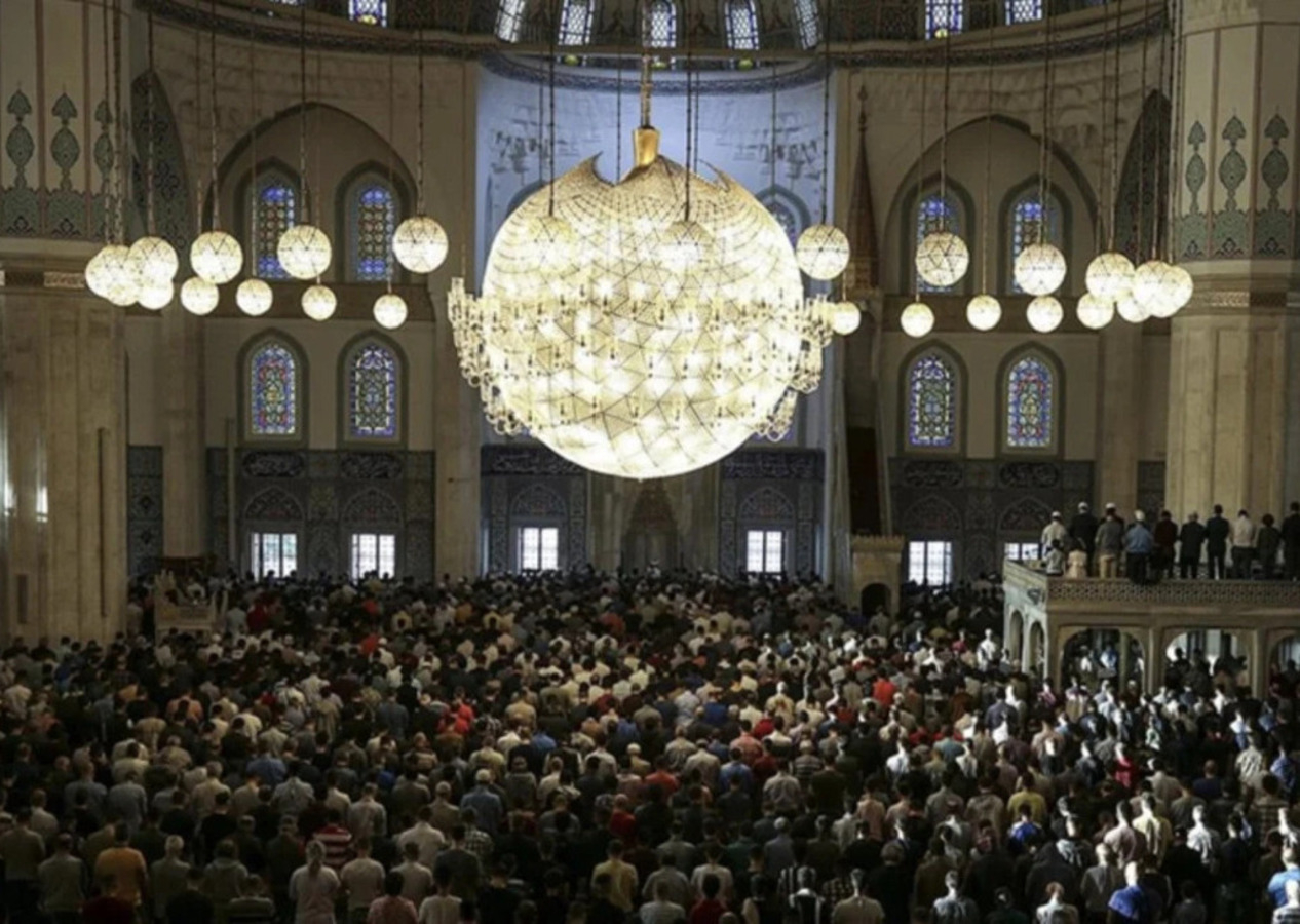 Diyanet İşleri Başkanlığı yayımladı: İşte il il Kurban Bayramı namaz saatleri...