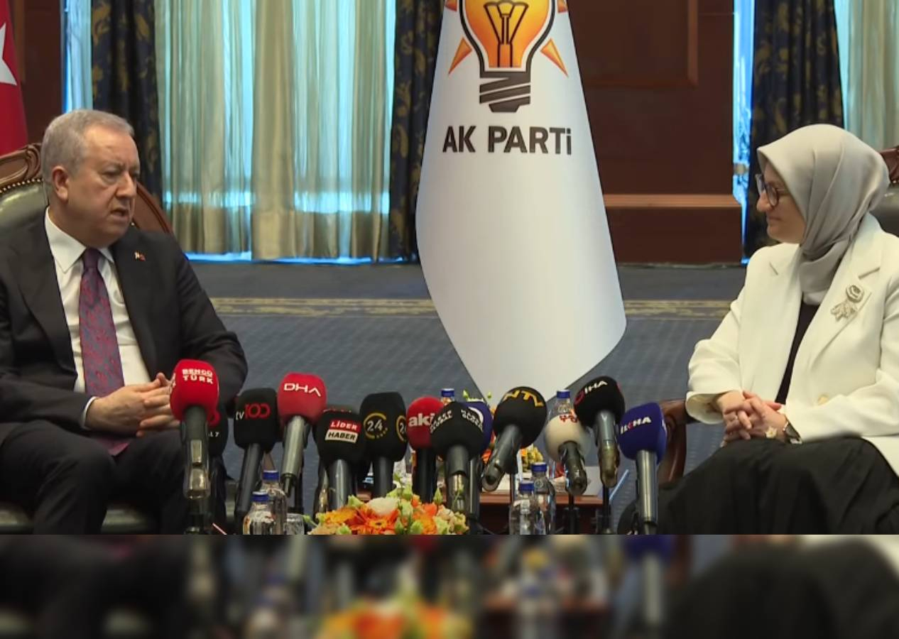 Siyasette bayramlaşma trafiği: AK Parti ve MHP'den karşılıklı bayram ziyareti