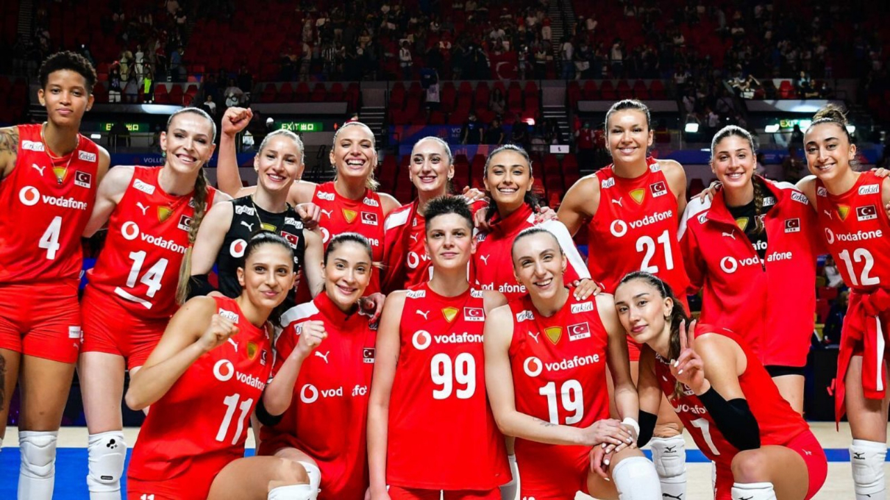 Filenin Sultanları Fransa'ya geçit vermedi! A Milli Kadın Voleybol takımımız Dünya Milletler Ligi’ne galibiyetle başladı