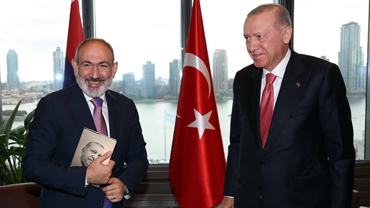 Cumhurbaşkanı Erdoğan'dan telefon trafiği: Önce Paşinyan sonra Subianto aradı