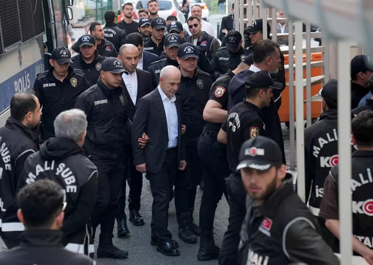CHP’li belediyelere yolsuzluk darbesi: 4 ayrı soruşturmada 22 tutuklama! Aralarında 3 belediye başkanı, 2 başkan yardımcısı ve 1 eski vekil var!