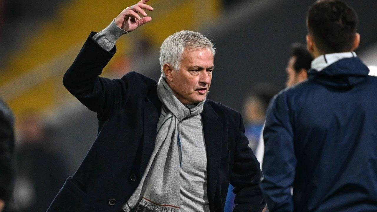 Fenerbahçe’de kriz derinleşiyor: Mourinho ile devam halinde yıldızlar ayrılmak istiyor!