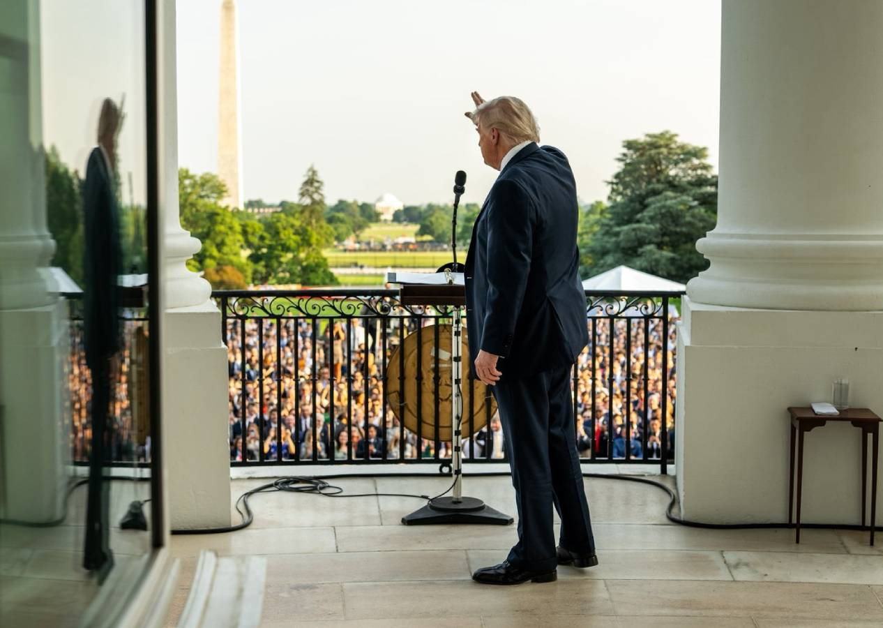 Trump'ın "Amerikalıları koruma" sözü: 12 ülkenin vatandaşları ABD'ye giremeyecek