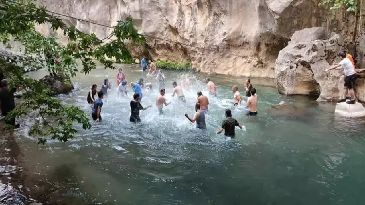 Bayram tatilinde turist akını! Kahramanmaraş Kale Boynu Kanyonu'na ziyaretçi yağdı