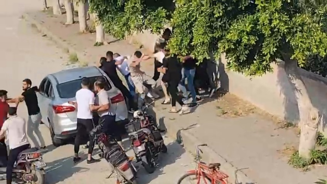O anlar kameralarda! Bayram günü meydan savaşı gibi kavga