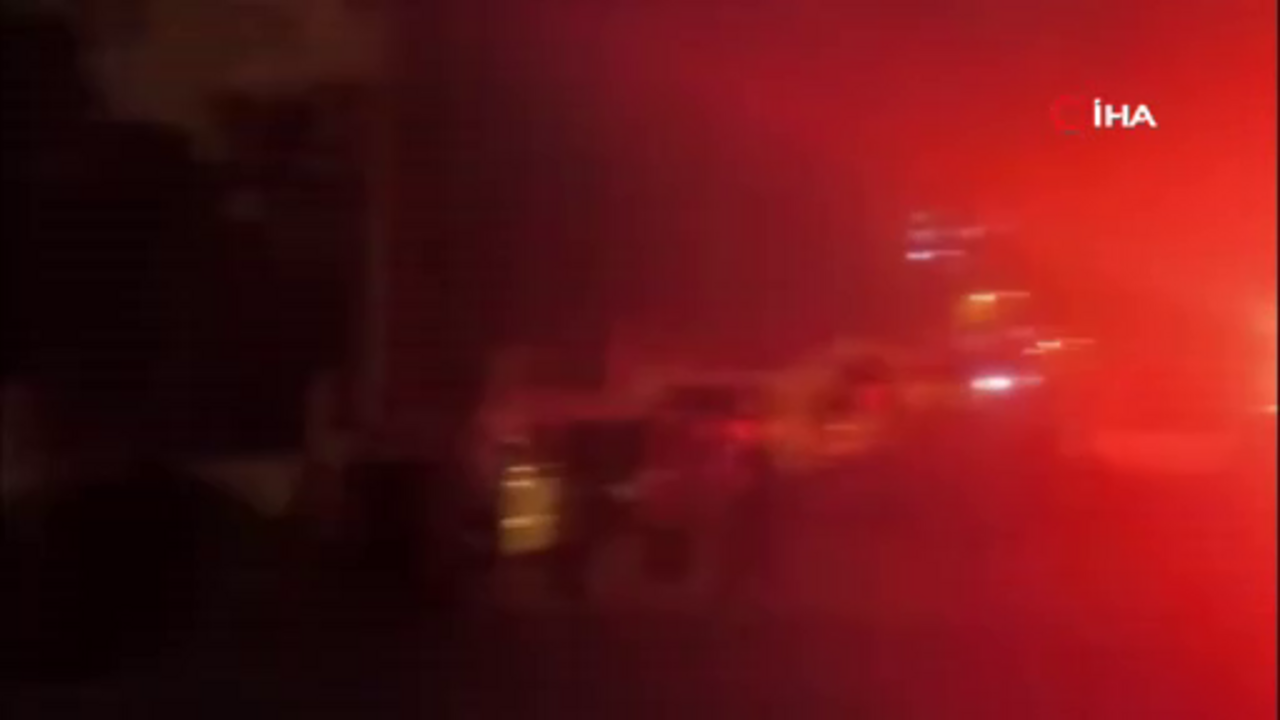 Ekipler alarmda! Polis Lojmanında korkutan yangın! 13 kişi hastaneye kaldırıldı