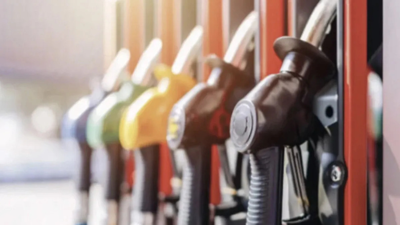 Benzine zam yolda: Cuma gününden itibaren geçerli olacak!