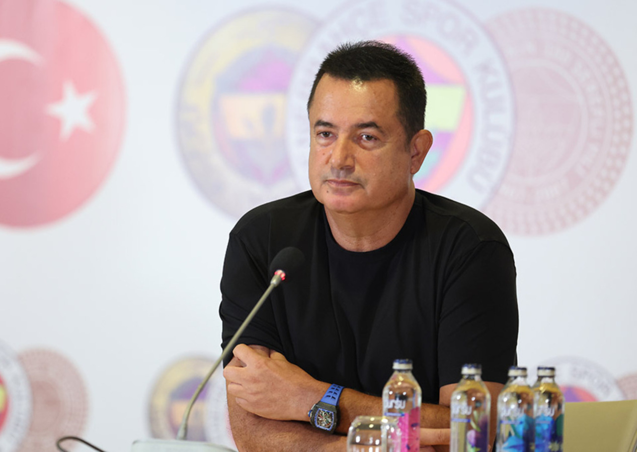 Fenerbahçe'de Acun Ilıcalı görevinden ayrıldı