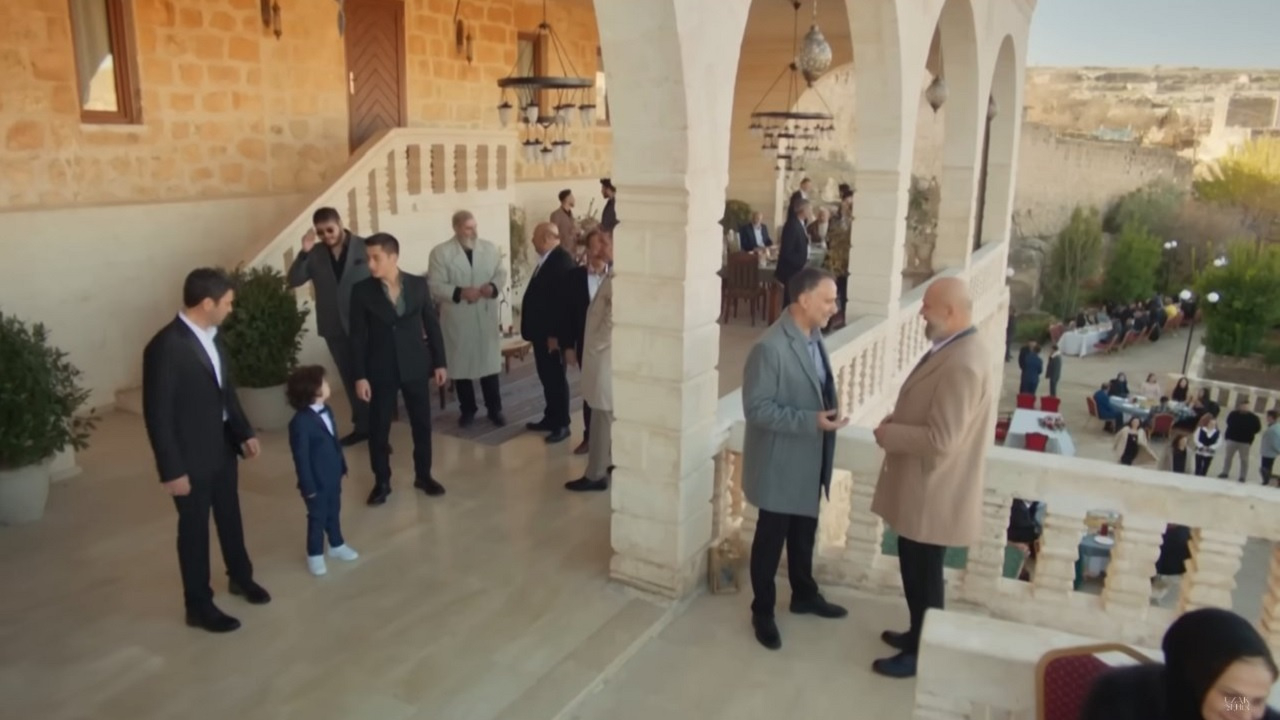 "Uzak Şehir"in Kaya'sı Atakan Özkaya'nın Geçmişi Mercek Altında!