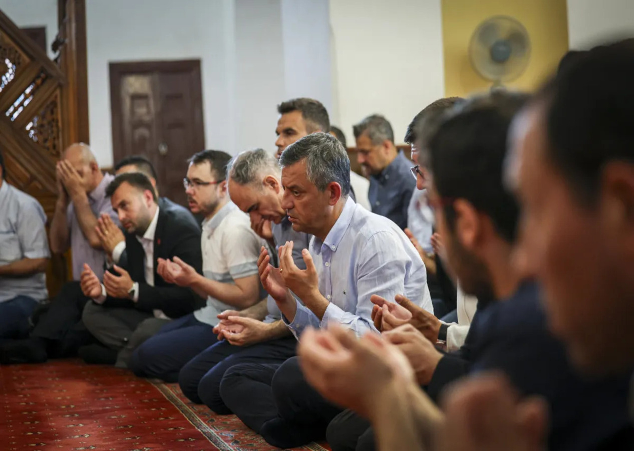Özgür Özel mevlidde, Kemal Kılıçdaroğlu ile Ekrem İmamoğlu görüşmede