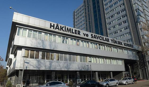 Beş eski HSYK üyesi hakkında FETÖ yöneticiliğinden fezleke!