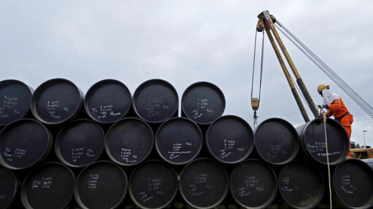 İsrail nükleer tesisleri hedef aldı, petrol fiyatları %9’u aşarak uçuşa geçti